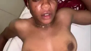 She puts a vibrater inside her pussy to orgasm