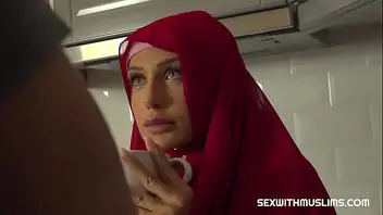 Bangla muslim hijab girl boobs pressed in park