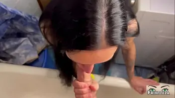 Deepthroath Fucking Of Slobbering Stepmom In The Shower With Throatpie