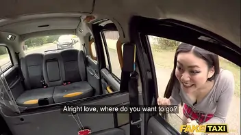 Kenyan woman masturbates in taxi vibrator