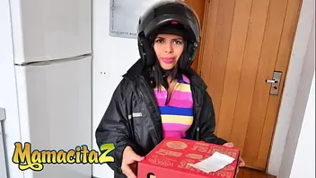 Pizza girl delivery eletricista repartidor