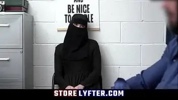 Shoplifter muslim